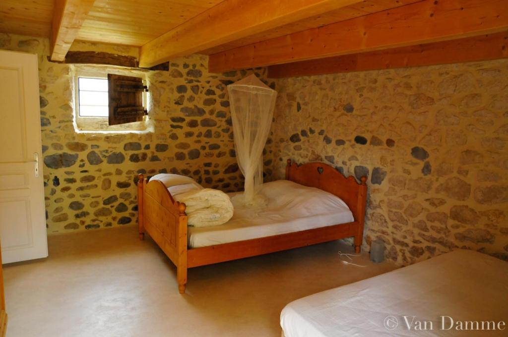 Gites Du Domaine Des Dames Vallon-Pont-d'Arc Exterior photo