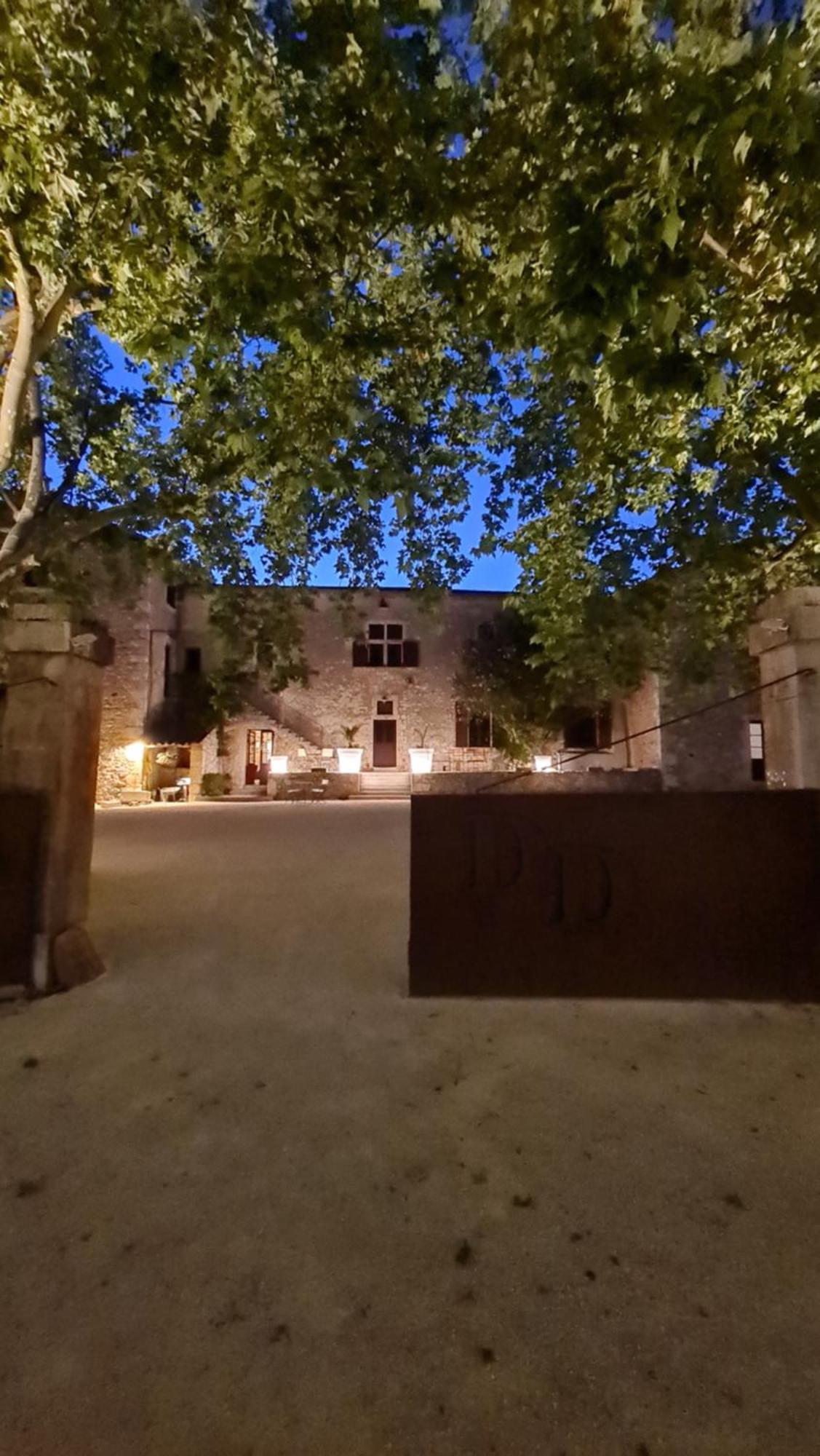 Gites Du Domaine Des Dames Vallon-Pont-d'Arc Exterior photo