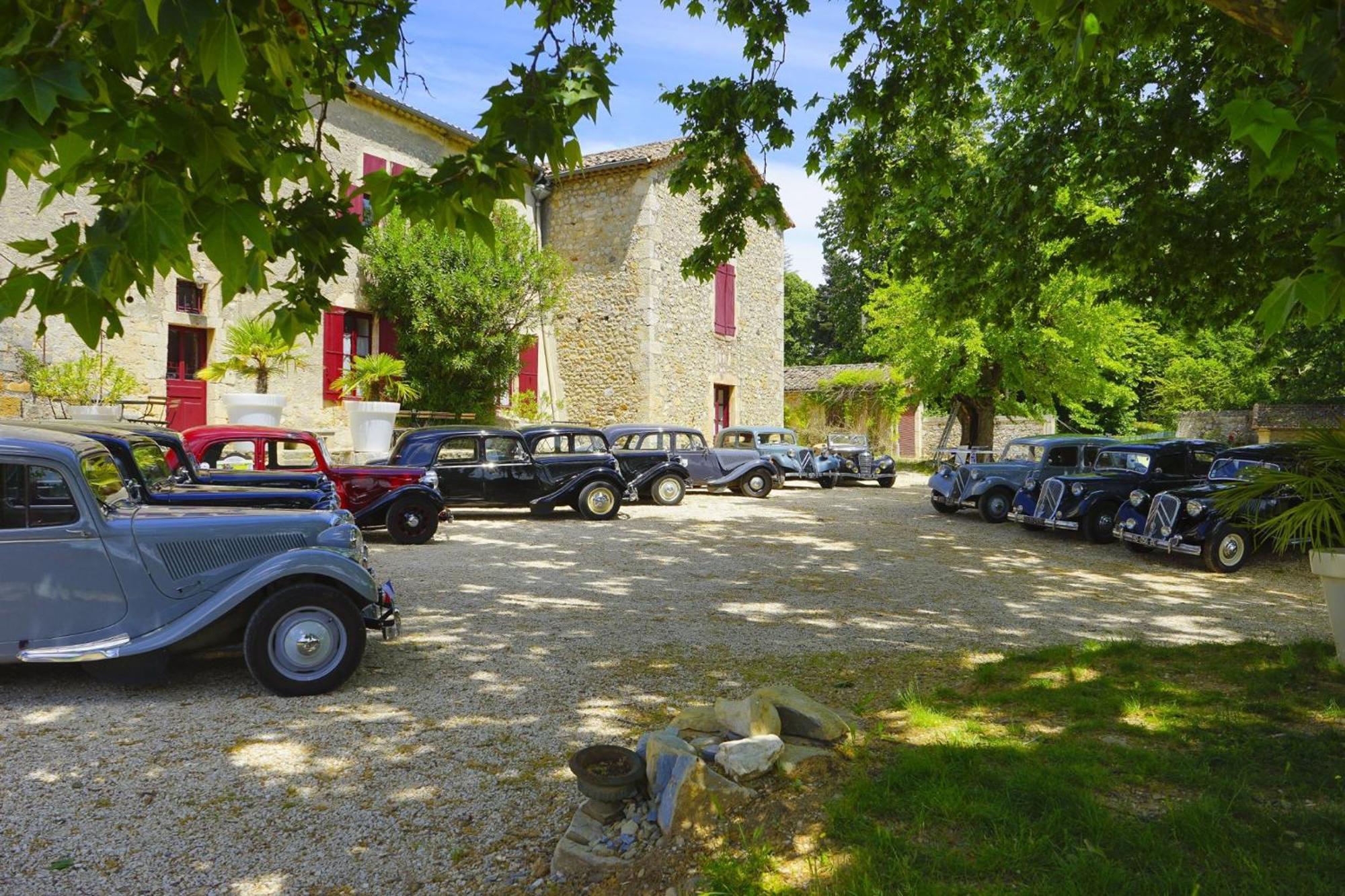 Gites Du Domaine Des Dames Vallon-Pont-d'Arc Exterior photo